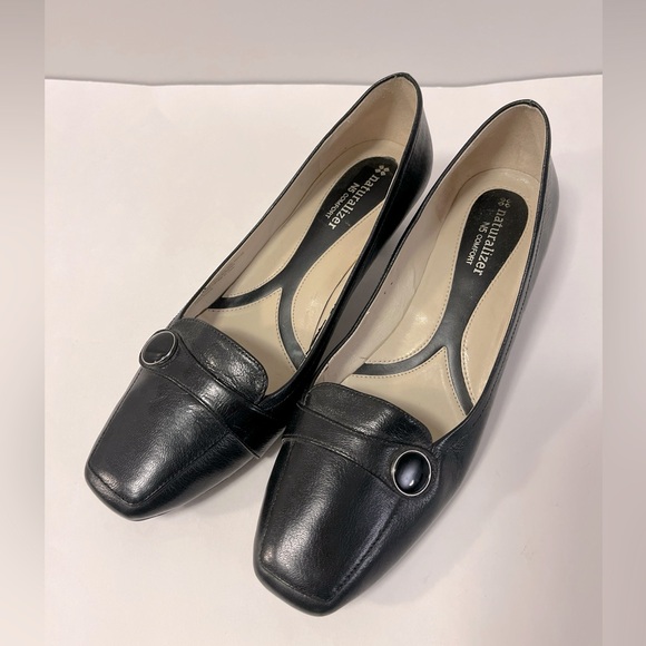 Naturalizer Fulton Leather Heels - Picture 2 of 2